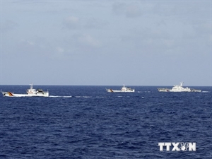 Chinese ships keep obstructing Vietnamese boats at rig site